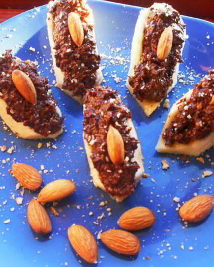 Рецепт бананов, фаршированных шоколадом и орехами