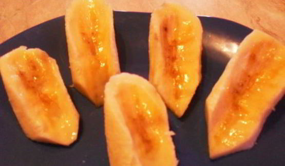 бананы, фаршированные шоколадом и орехами