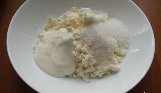 десерт творожный с клубникой и шоколадом