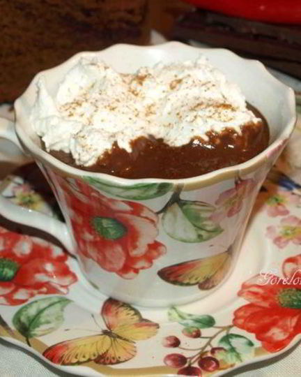 Рецепт горячего шоколада с перцем чили и взбитыми сливками