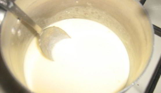 йогуртово-медовая панна котта с малиной