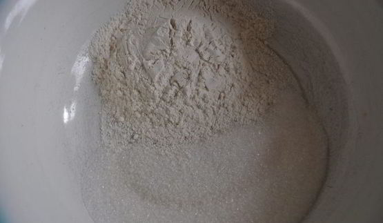 клафути со сливами и шоколадом