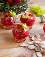 Клубничный десерт с сельдереем под имбирным сиропом