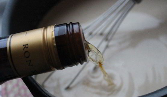 кофейно-ромовая панна котта с соусом тоффи