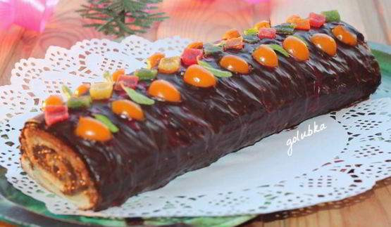 имбирный рулет с кремом и цукатами
