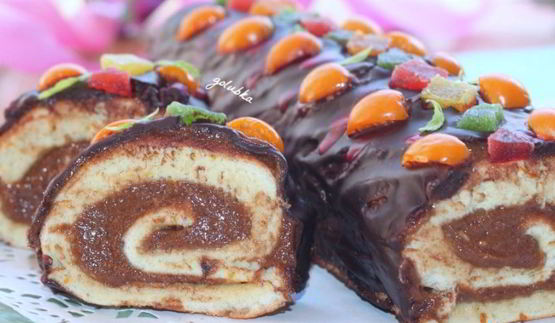 имбирный рулет с кремом и цукатами