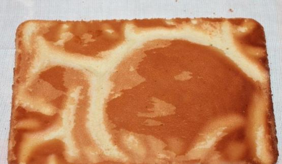 имбирный рулет с кремом и цукатами