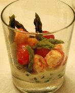 Королевские креветки со спаржей в креманках