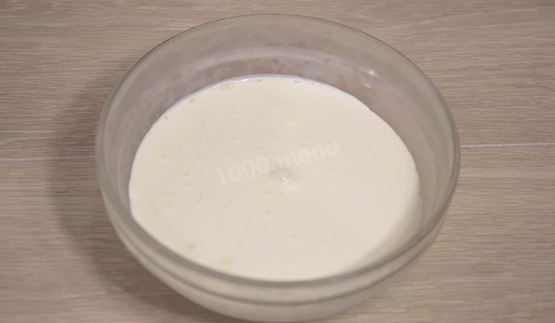 крем взбитые сливки с сахарной пудрой