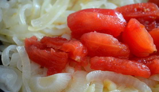 луково-томатный крем с курицей