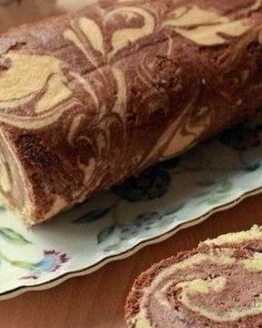 Мраморный рулет с бананово-шоколадным кремом