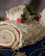 Рулет Рождественское полено с кремом из белого шоколада