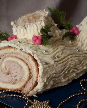 Рулет Рождественское полено с кремом из белого шоколада
