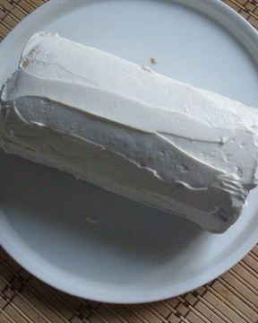 Рулет с творожным кремом