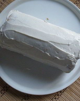 Рулет с творожным кремом