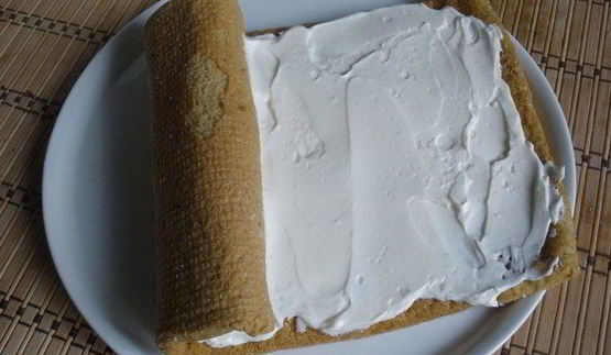 рулет с творожным кремом