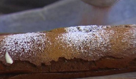 шоколадный рулет со сливочным кремом