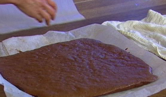 шоколадный рулет со сливочным кремом