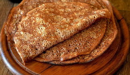 шоколадные блинчики с творожным кремом и бананом