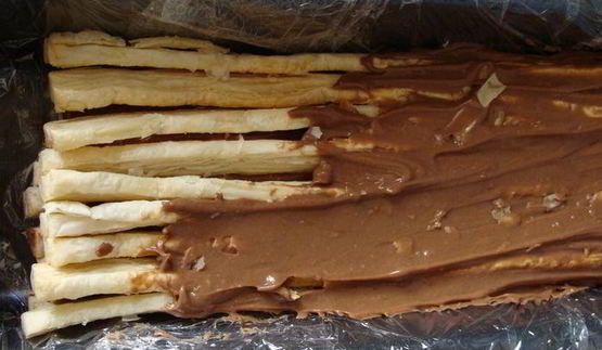 торт-полено из слоеного теста с шоколадным кремом