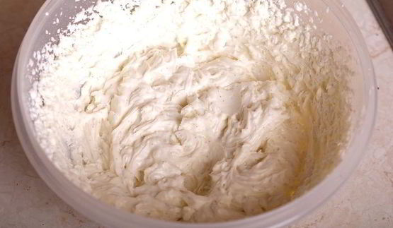 яблочные печенья с отрубями, кунжутом и творожным кремом