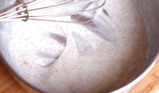 яблочные печенья с отрубями, кунжутом и творожным кремом