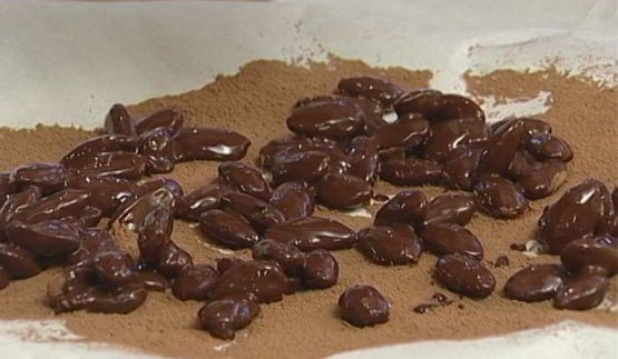 миндаль в шоколаде