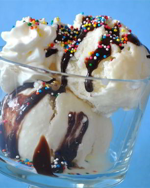 Домашнее ванильное мороженое