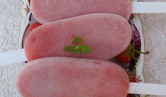 дынно-клубничное мороженое