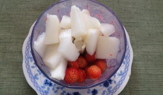 дынно-клубничное мороженое