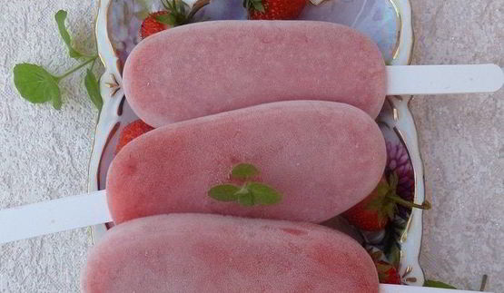 дынно-клубничное мороженое