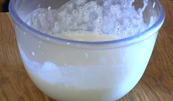 йогуртовое мороженое с запеченными абрикосами