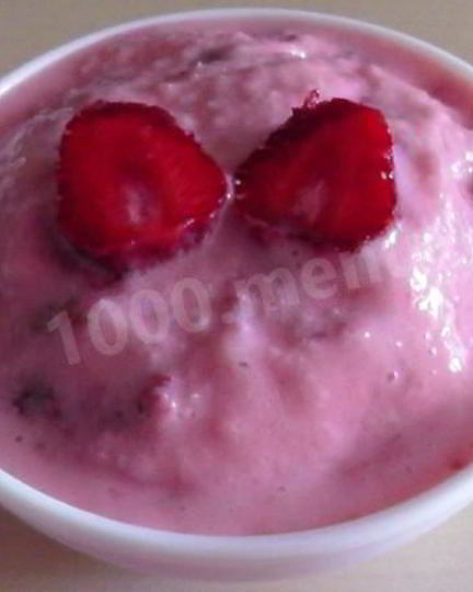 Рецепт клубничного мороженого на кефире