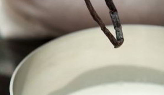 клубничное мороженое