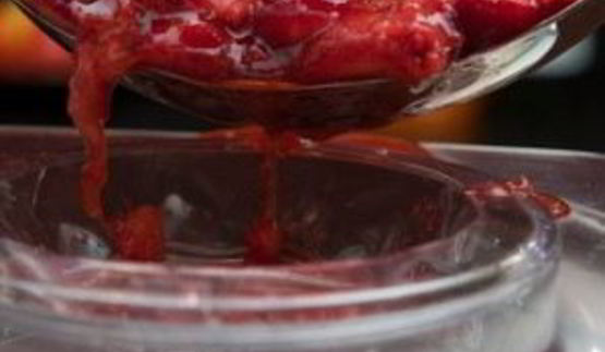 клубничное мороженое