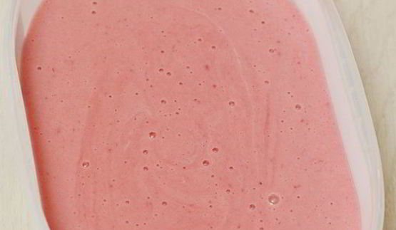 малиновое мороженое с йогуртом