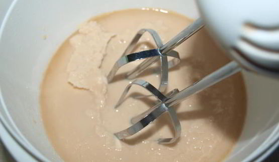 мороженое из топленого молока с шоколадной крошкой