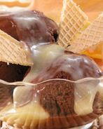 Пломбир с коньячным соусом