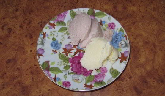 полезное мороженое с протеином, малиновое и пломбир