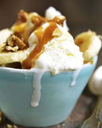 Рецепт ванильного мороженого с соусом