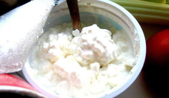 несладкий творог с овощами