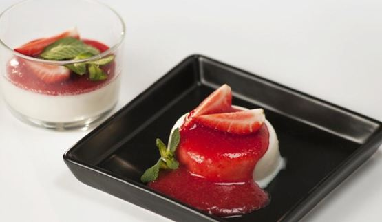 панна-котта с клубникой