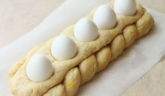 греческий пасхальный хлеб