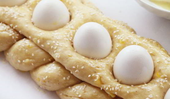 греческий пасхальный хлеб