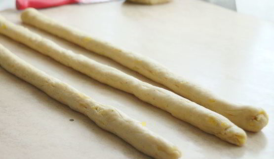 греческий пасхальный хлеб