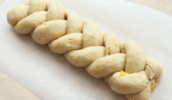 греческий пасхальный хлеб