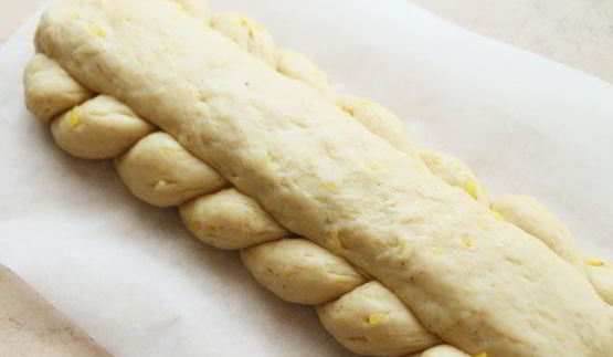 греческий пасхальный хлеб