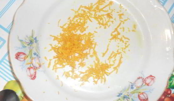 кулич с изюмом и апельсиновой цедрой