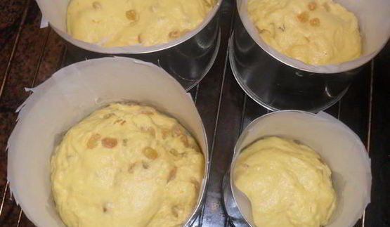 кулич с изюмом и апельсиновой цедрой