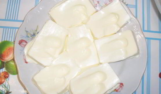 кулич с изюмом и апельсиновой цедрой